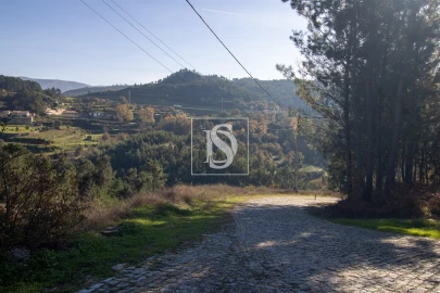Terreno para Venda em Gondar