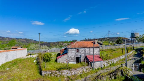 Moradia T1 para Venda em Loivos do Monte