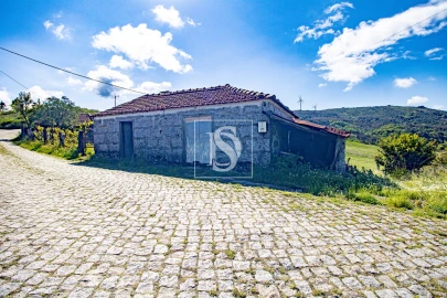 Moradia T1 para Venda em Loivos do Monte