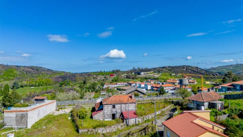 Moradia T1 para Venda em Loivos do Monte