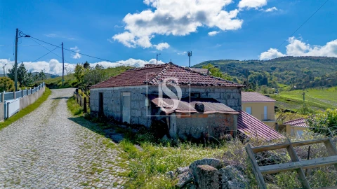 Moradia T1 para Venda em Loivos do Monte