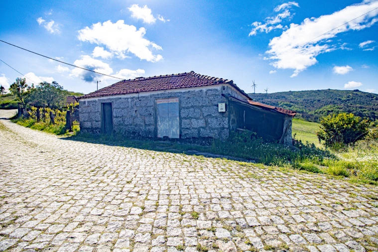 Moradia T1 para Venda em Loivos do Monte Foto 17