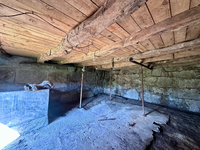 Moradia T1 para Venda em Loivos do Monte Foto 24