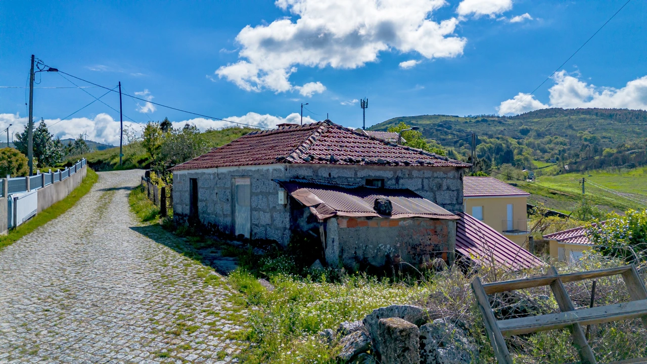 Moradia T1 para Venda em Loivos do Monte Foto 5