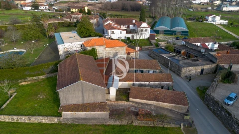 Moradia T6 para Venda em Sobrosa