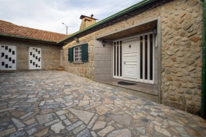 Moradia T0 para Venda em Sobrosa