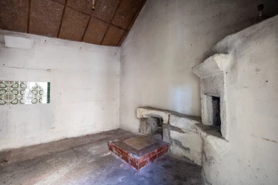 Moradia T0 para Venda em Sobrosa