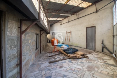 Moradia T6 para Venda em Sobrosa
