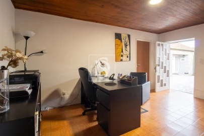 Moradia T6 para Venda em Sobrosa