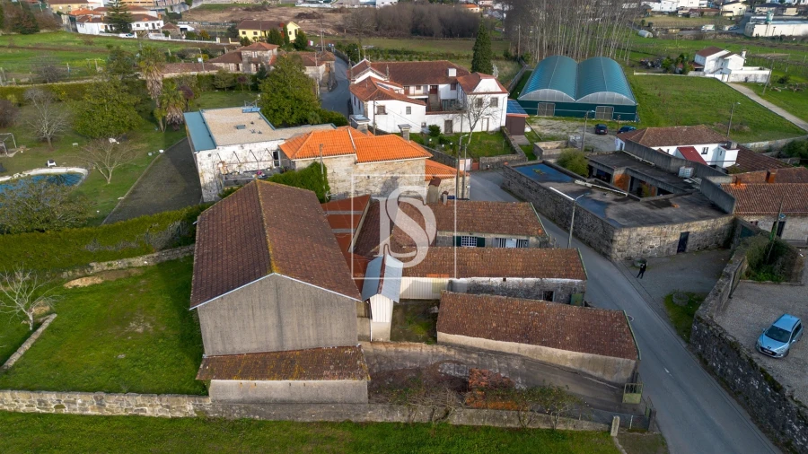 Moradia T6 para Venda em Sobrosa Foto 9