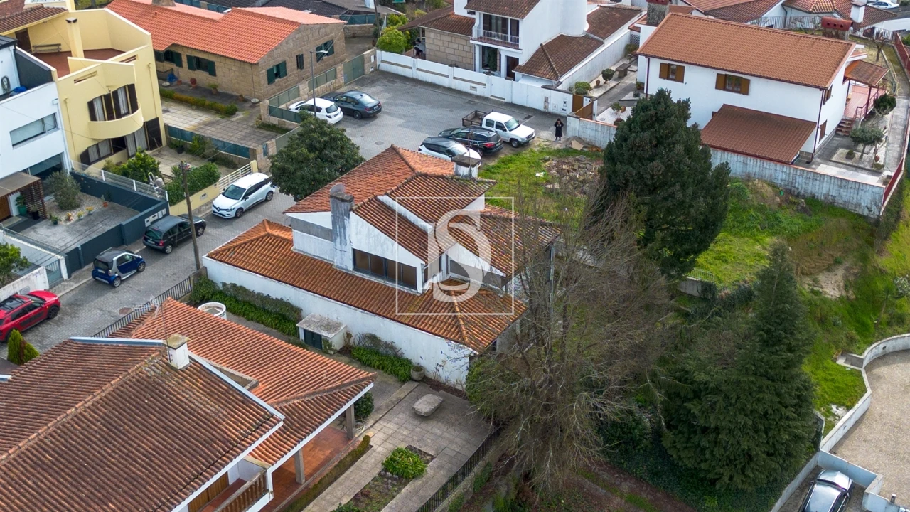 Moradia T5 para Venda em Amarante (São Gonçalo), Madalena, Cepelos e Gatão Foto 3