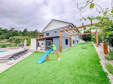 Moradia T10 para Venda em Fregim