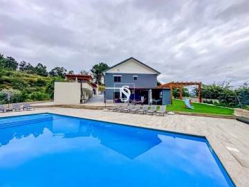 Moradia T10 para Venda em Fregim