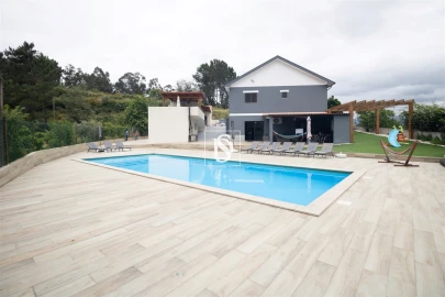 Moradia T10 para Venda em Fregim