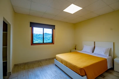 Moradia T10 para Venda em Fregim