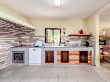 Moradia T10 para Venda em Fregim