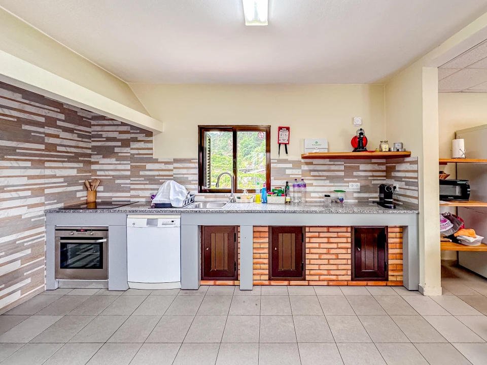 Moradia T10 para Venda em Fregim Foto 25