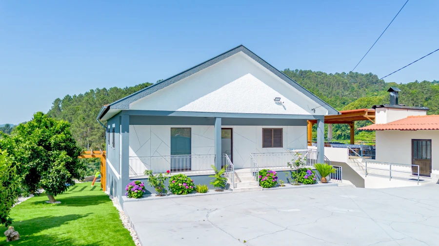 Moradia T10 para Venda em Fregim Foto 3