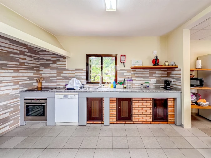 Moradia T10 para Venda em Fregim Foto 60