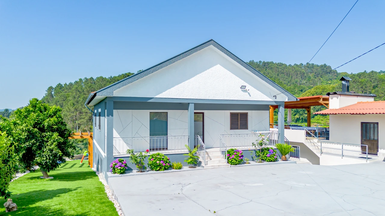 Moradia T10 para Venda em Fregim Foto 3