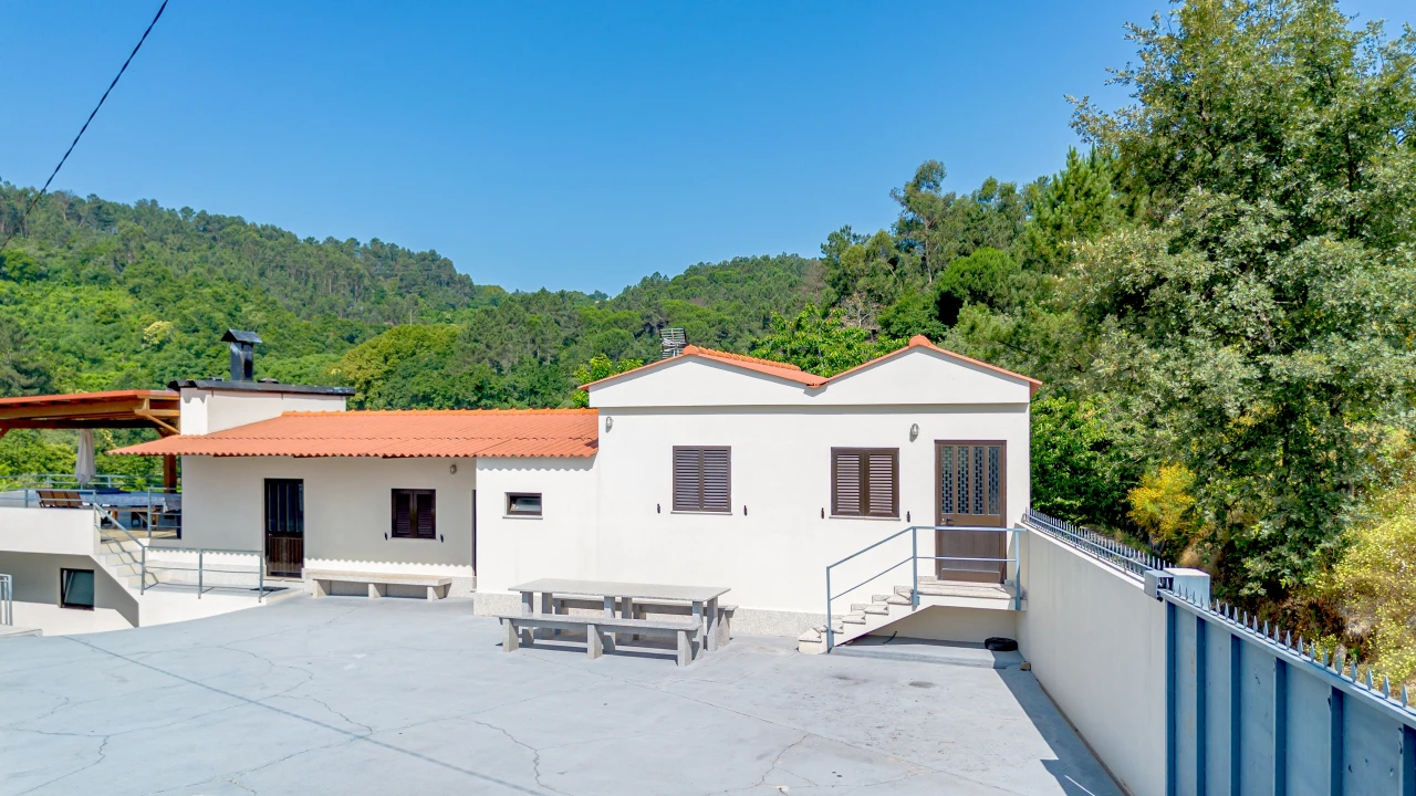 Moradia T10 para Venda em Fregim Foto 6