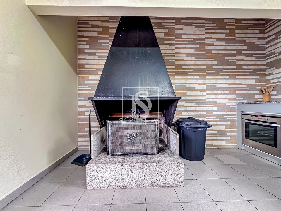 Moradia T10 para Venda em Fregim Foto 56