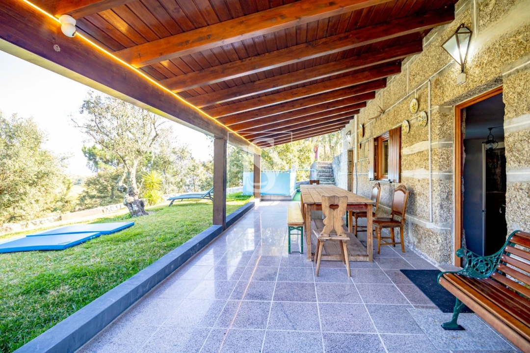 Quinta T4 para Venda em Santa Cruz do Douro e São Tomé de Covelas Foto 17