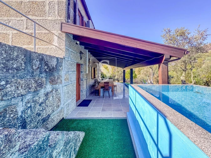 Quinta T4 para Venda em Santa Cruz do Douro e São Tomé de Covelas Foto 13