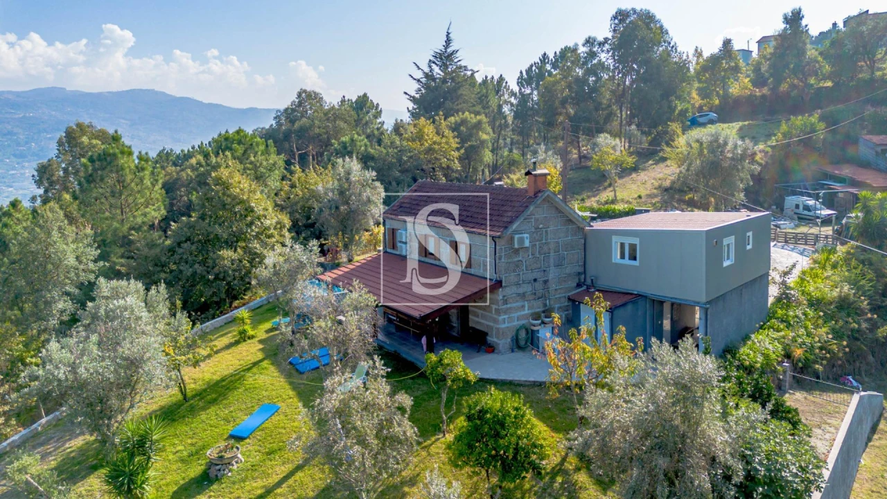 Quinta T4 para Venda em Santa Cruz do Douro e São Tomé de Covelas Foto 1