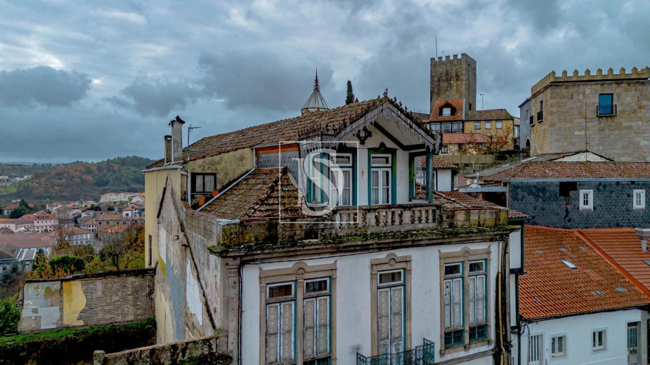 Moradia T10 para Venda em Avões Foto 1