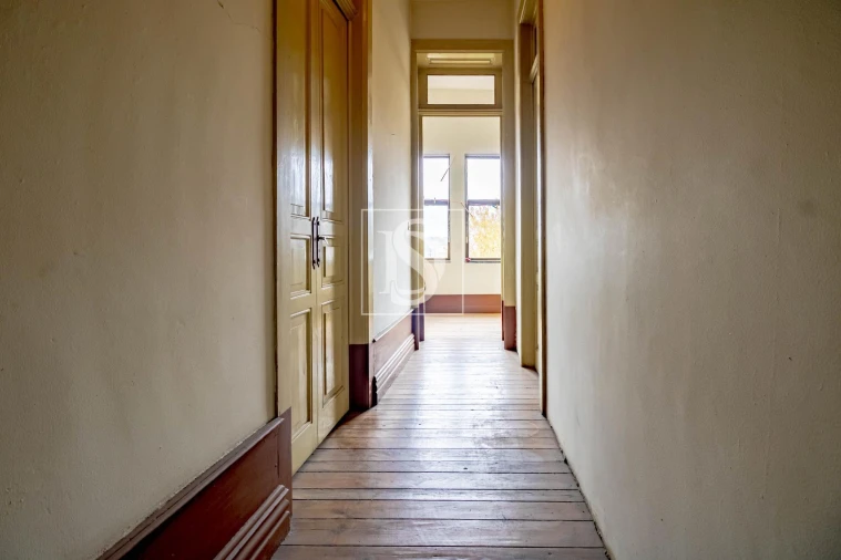 Moradia T10 para Venda em Avões Foto 7