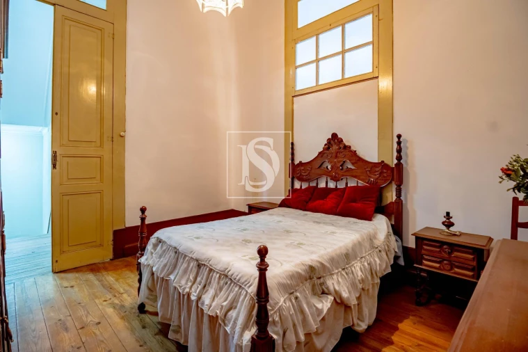 Moradia T10 para Venda em Avões Foto 2