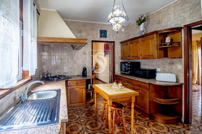 Moradia T4 para Venda em Gondar