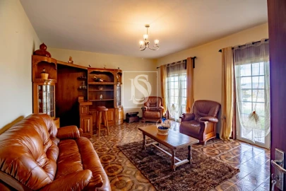 Moradia T4 para Venda em Gondar