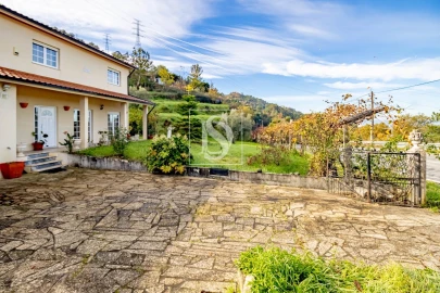 Moradia T4 para Venda em Gondar