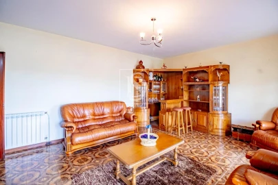 Moradia T4 para Venda em Gondar