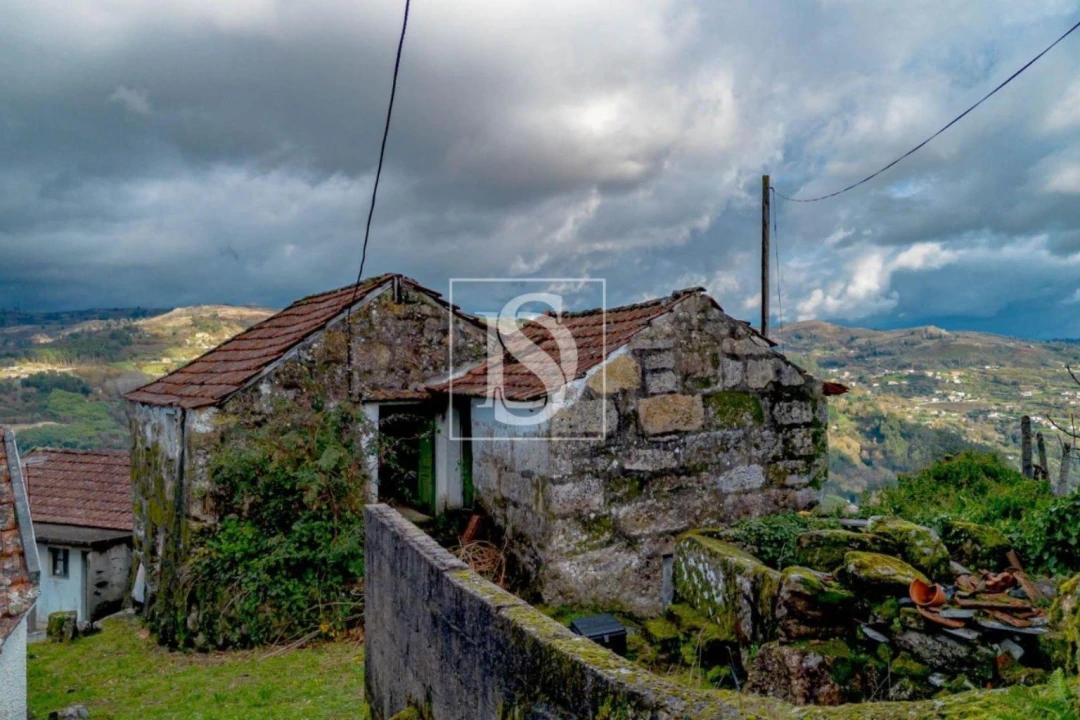 Moradia T2 para Venda em Paredes de Viadores e Manhuncelos Foto 2