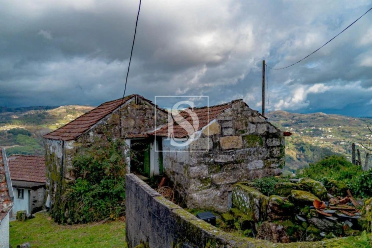 Moradia T2 para Venda em Paredes de Viadores e Manhuncelos Foto 2