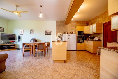 Moradia T7 para Venda em Vila Garcia, Aboim e Chapa