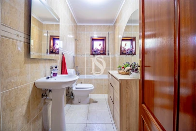 Moradia T7 para Venda em Vila Garcia, Aboim e Chapa