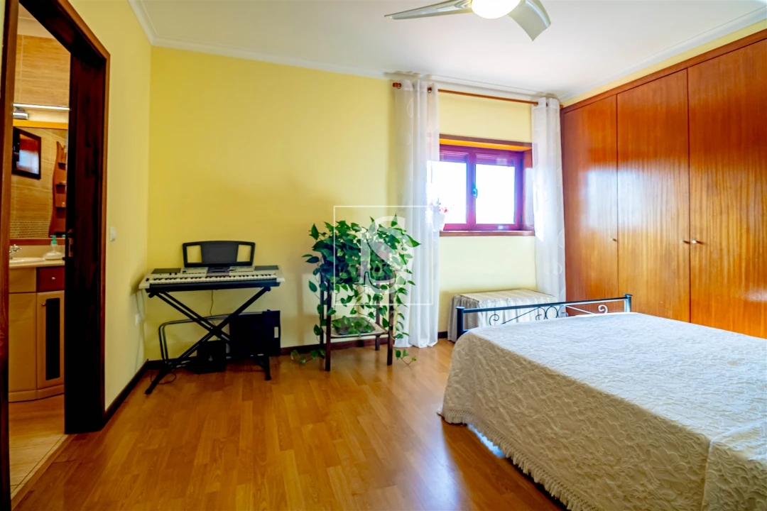 Moradia T7 para Venda em Vila Garcia, Aboim e Chapa Foto 8