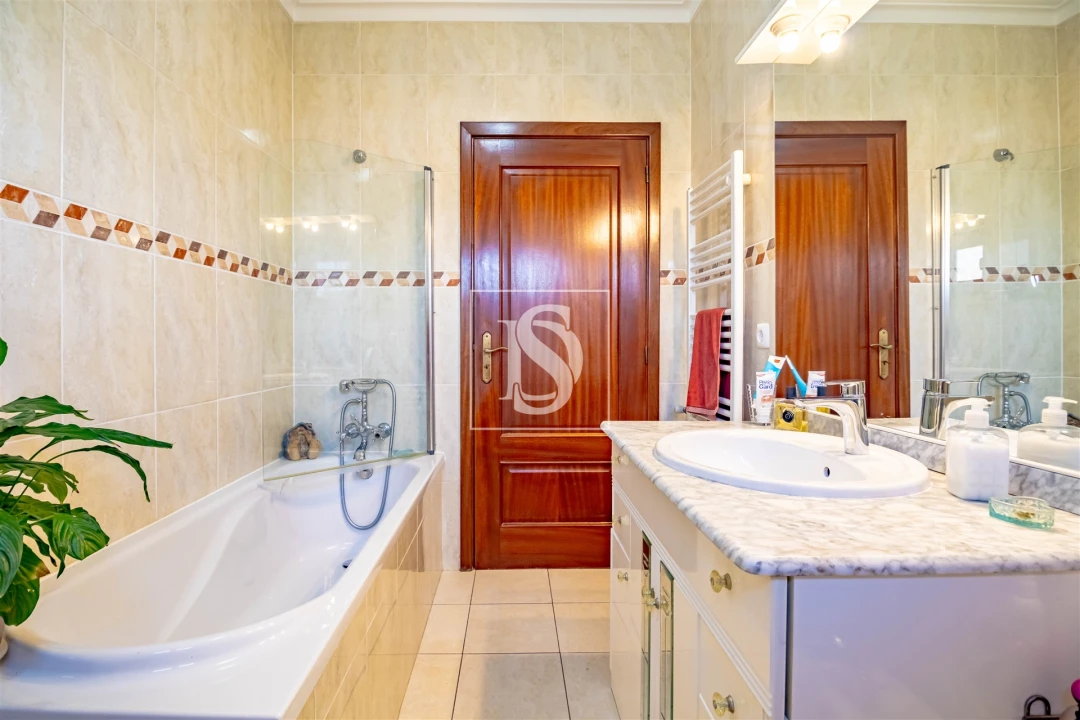 Moradia T7 para Venda em Vila Garcia, Aboim e Chapa Foto 10