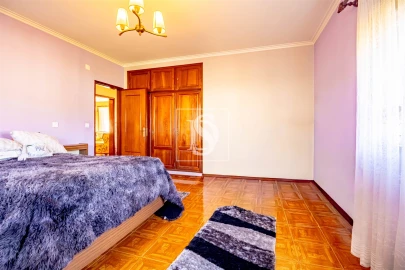 Moradia T4 para Venda em Mozelos