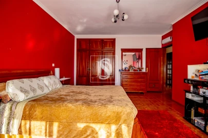 Moradia T4 para Venda em Mozelos