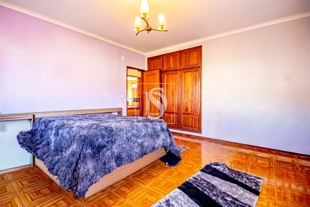 Moradia T4 para Venda em Mozelos Foto 6