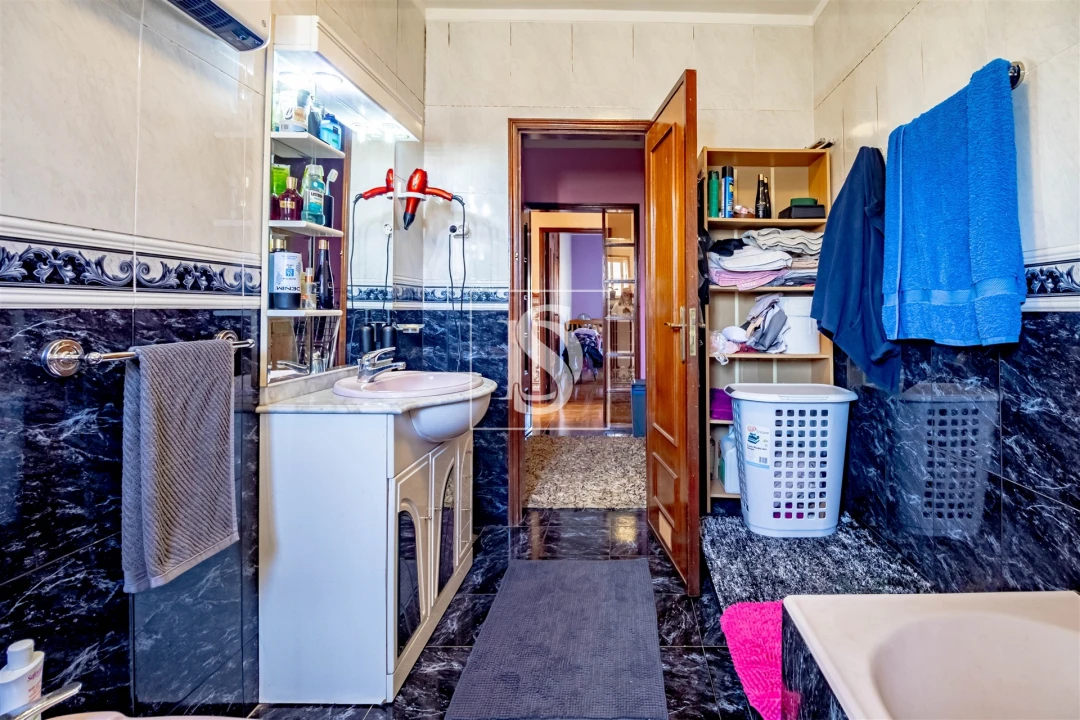 Moradia T4 para Venda em Mozelos Foto 32