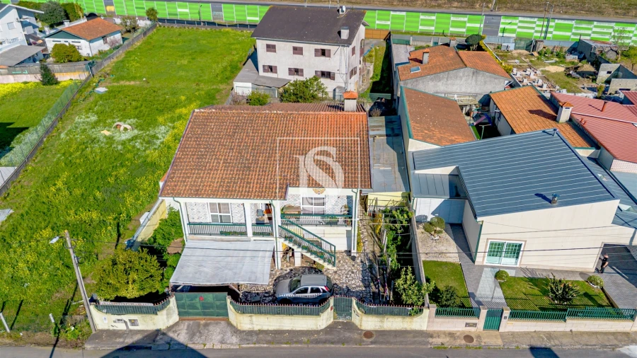 Moradia T4 para Venda em Mozelos Foto 21