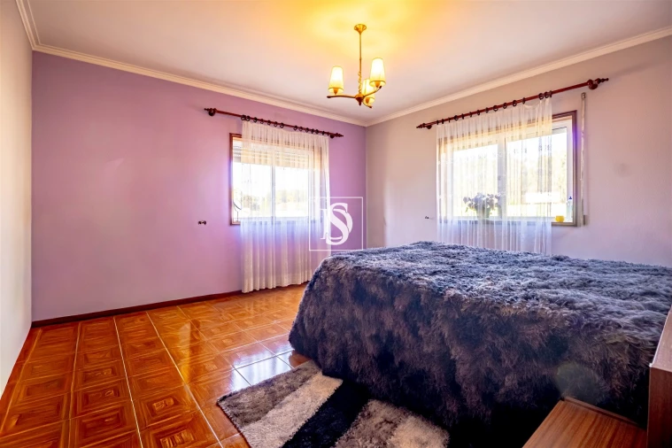 Moradia T4 para Venda em Mozelos Foto 4