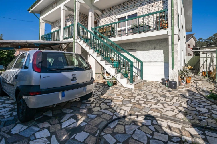 Moradia T4 para Venda em Mozelos Foto 21