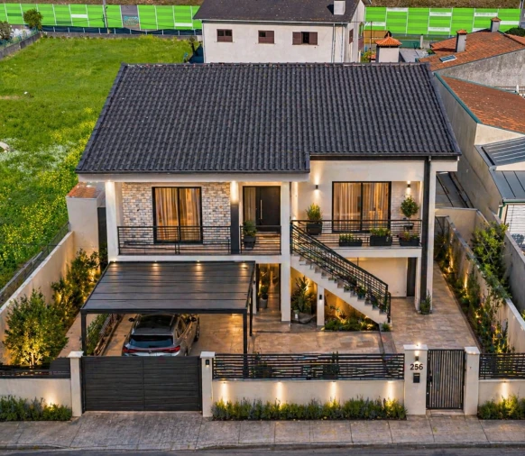 Moradia T4 para Venda em Mozelos Foto 2